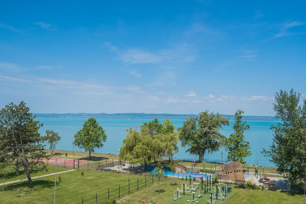 Mf Adriana Panorama Apartment Siófok Eksteriør billede
