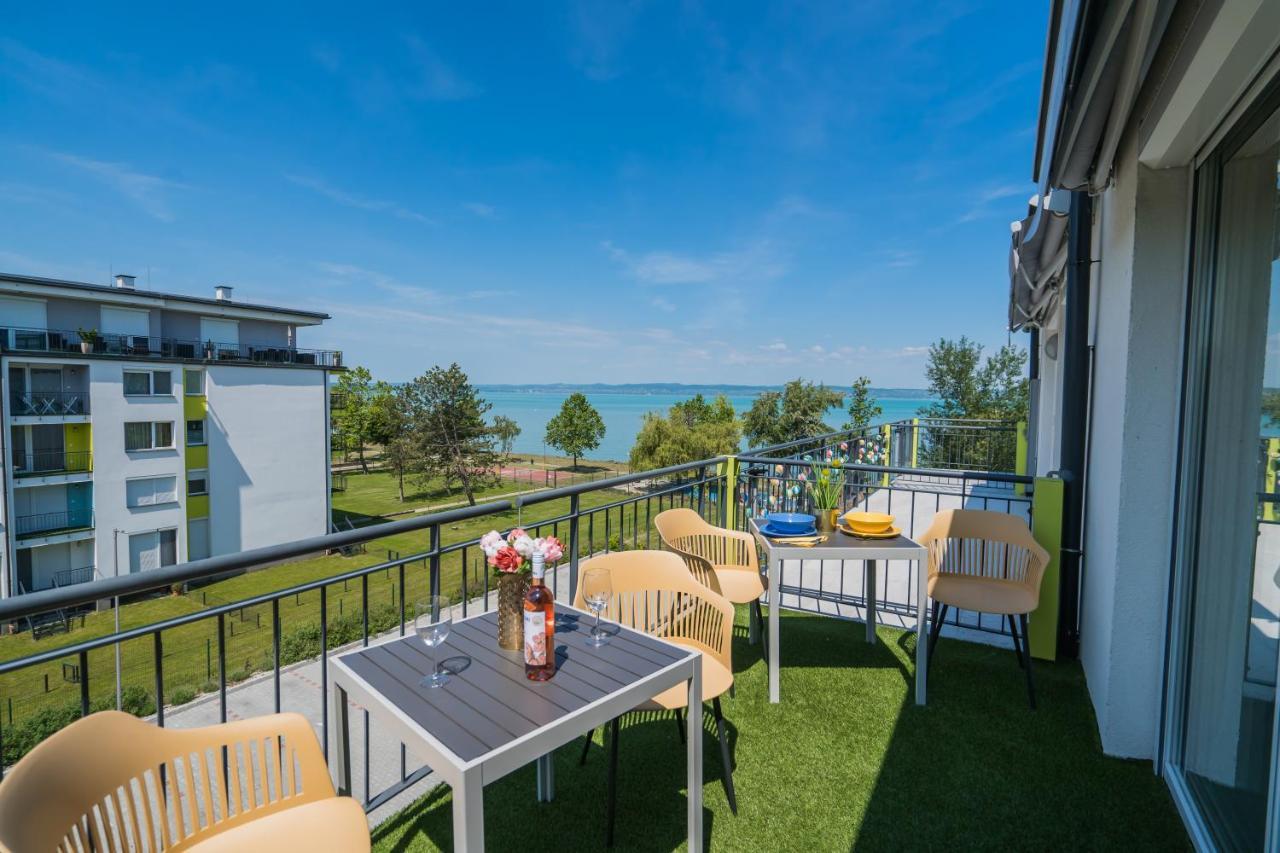 Mf Adriana Panorama Apartment Siófok Eksteriør billede