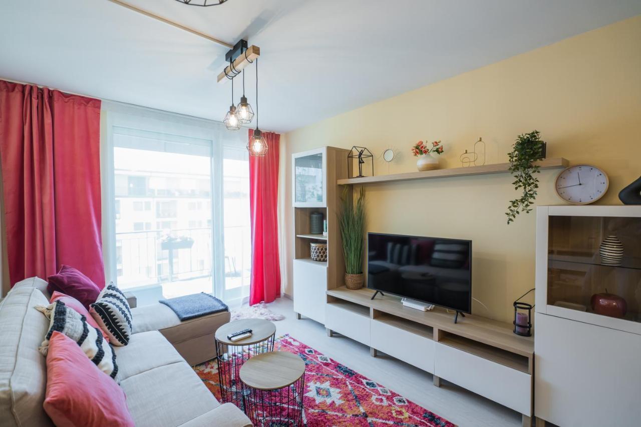 Mf Adriana Panorama Apartment Siófok Eksteriør billede