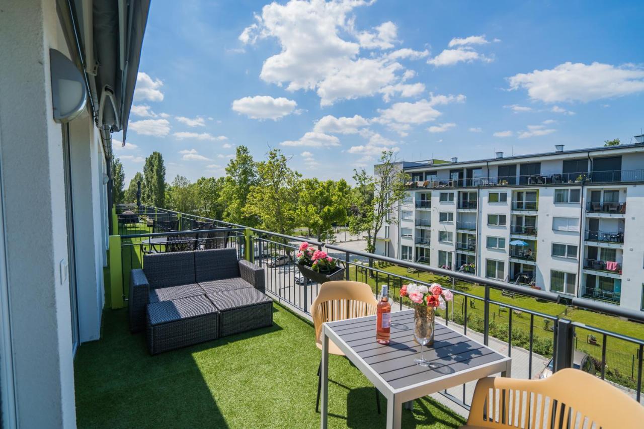 Mf Adriana Panorama Apartment Siófok Eksteriør billede